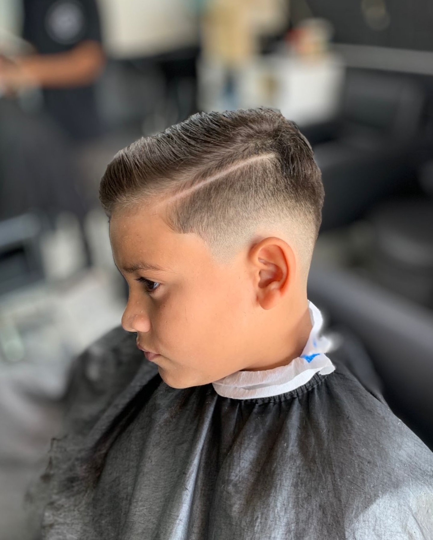 Corte de cabelo com topete